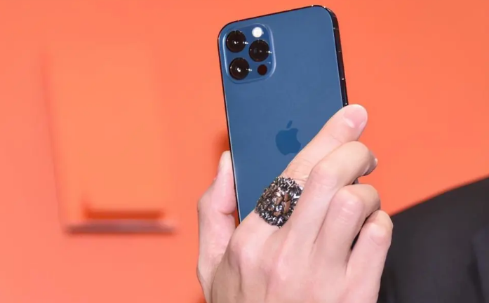 东河苹果手机维修分享iPhone12系列重启方法教程 